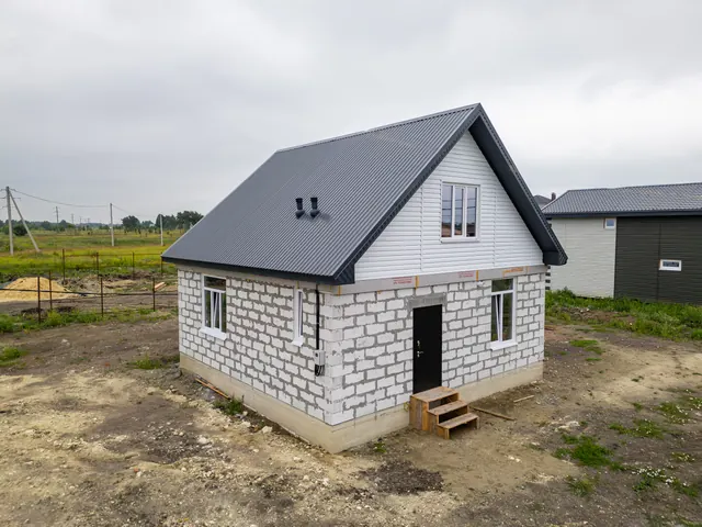 Снаружи — дом 60 м²