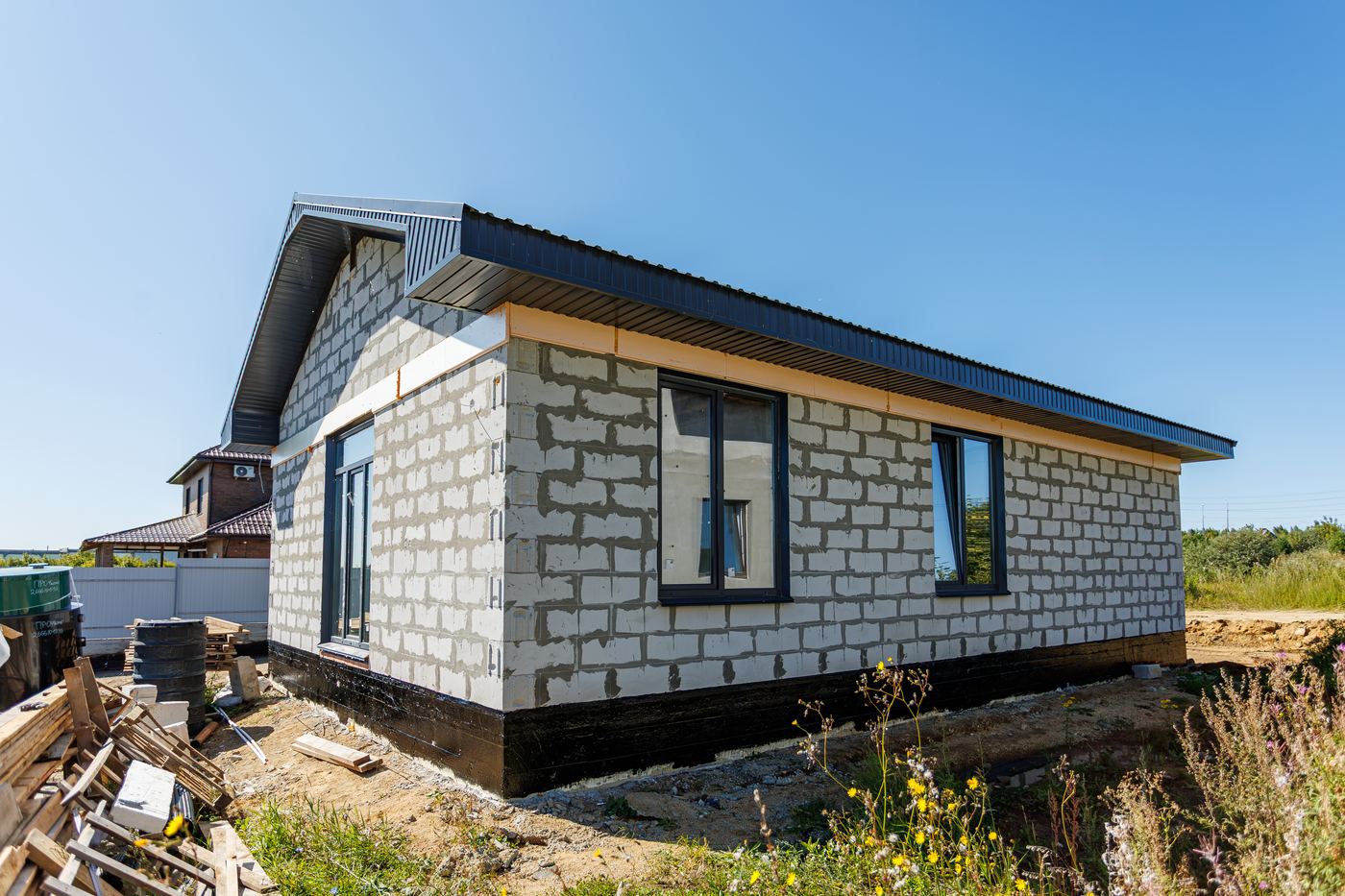 Дом из газоблока — Западный, тёплый контур